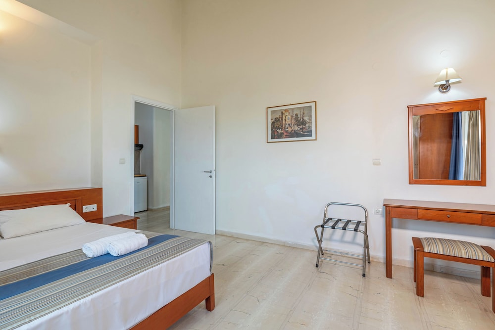 Niros Beach Apartments 26/58