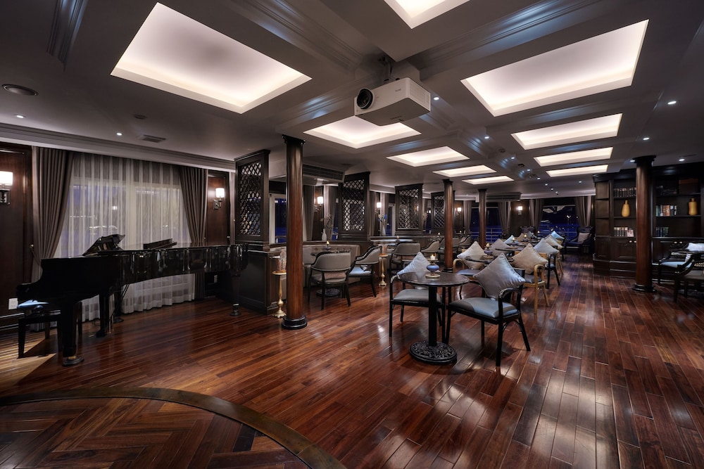 Paradise Grand Cruise – Lan Ha Bay 43/65