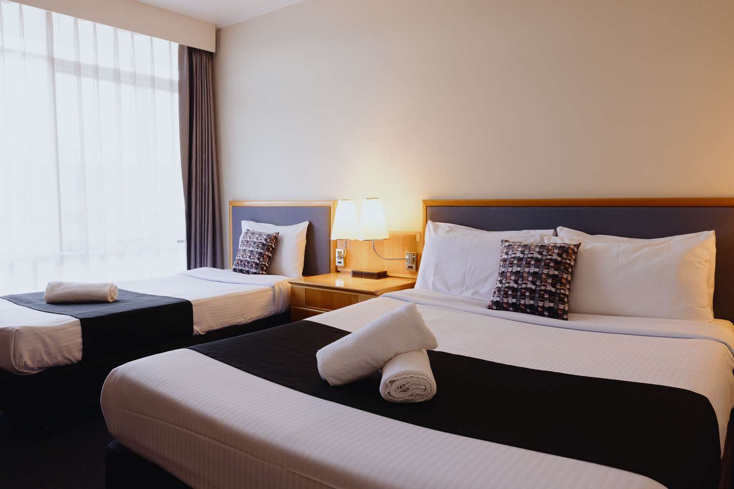 Upgrade, 1 Queen and 1 Single Bed