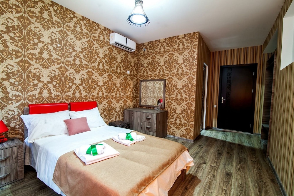 Hotel Ellegance 13/65