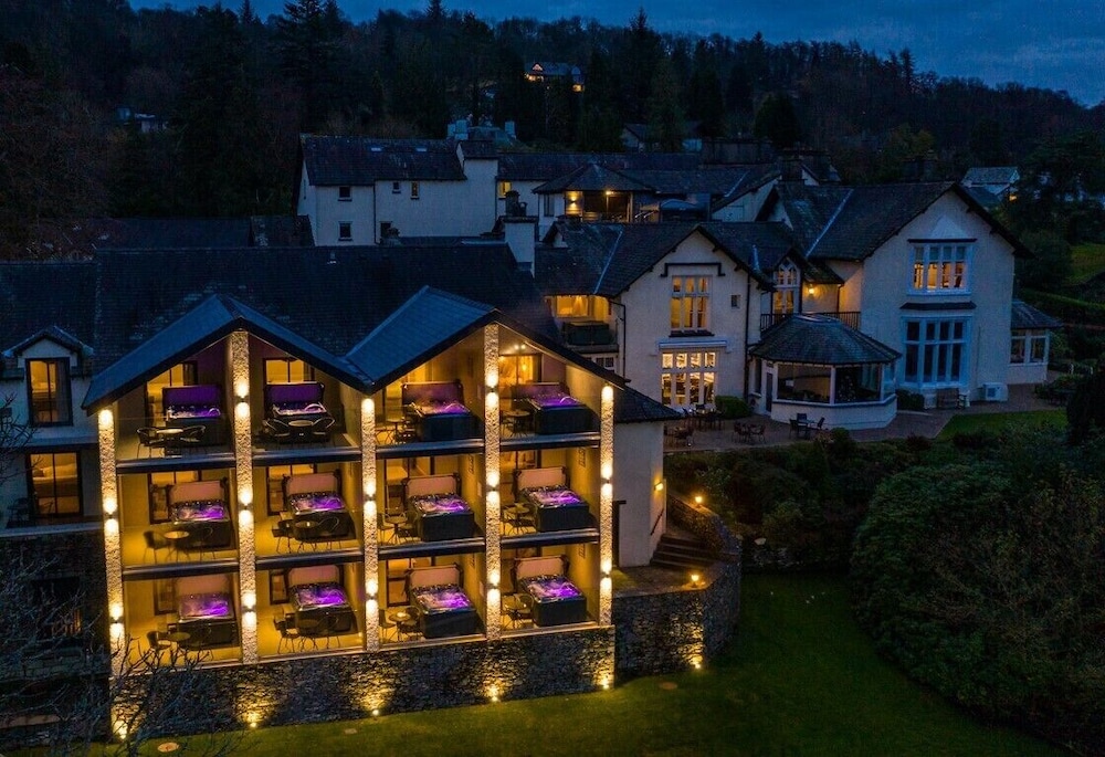 Lakes Hotel and Spa (ex The Burnside Hotel and Spa) 3/84