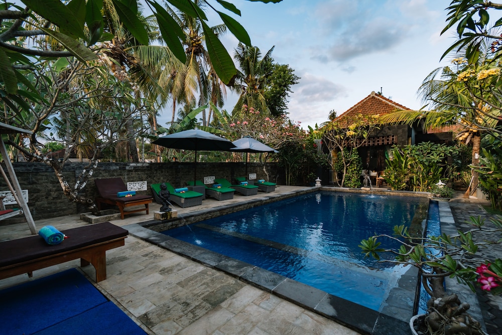 D And B Bungalow 5/67
