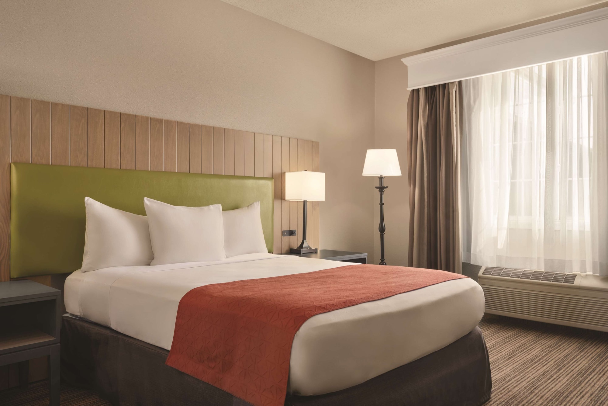 Room, Queen Bed, Accessible