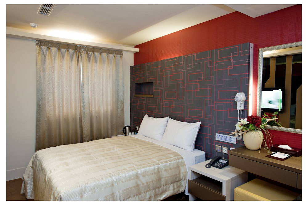 Ai-Lai Fashion Hotel 33/72