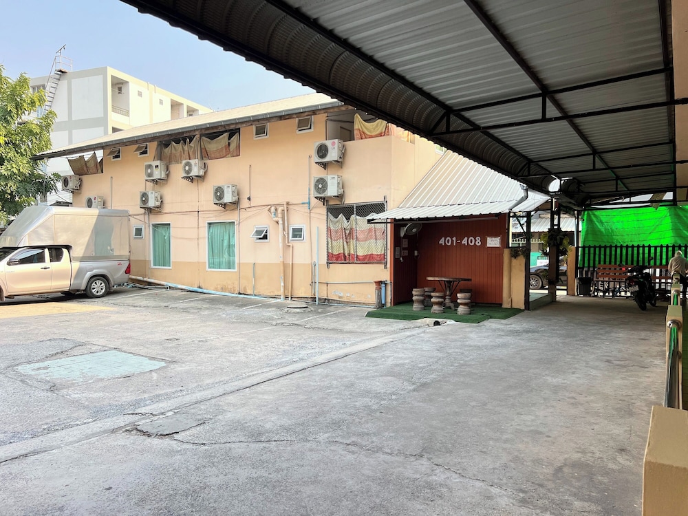 Jamjuree Place 64/68