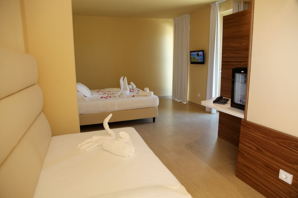 Blue Bay Resort 26/72
