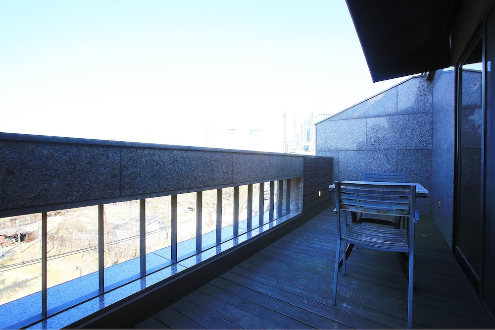 TARA HOTEL 36/40