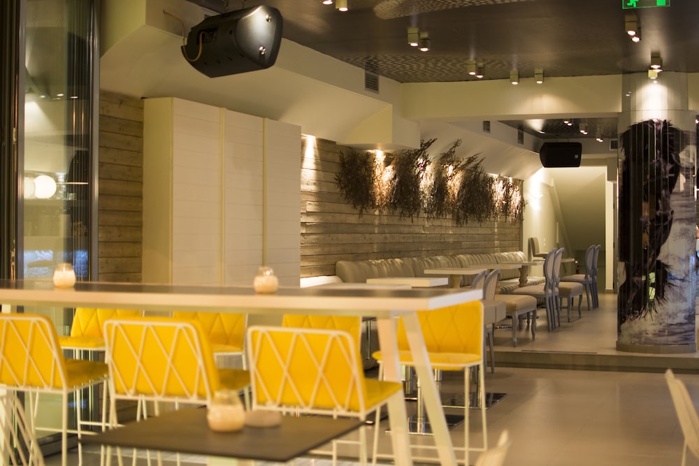 Bourtzi Boutique Hotel 53/64