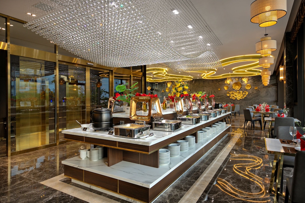 Golden Lotus Grand Hotel 43/49