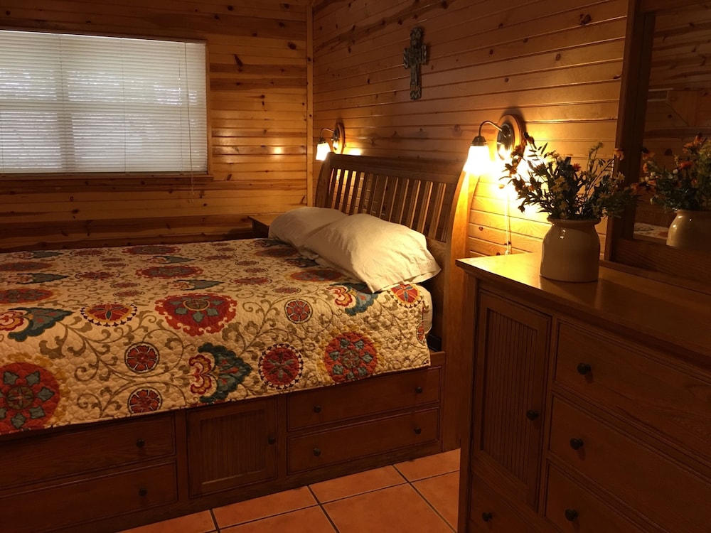 Frio Springs Lodges 9/50