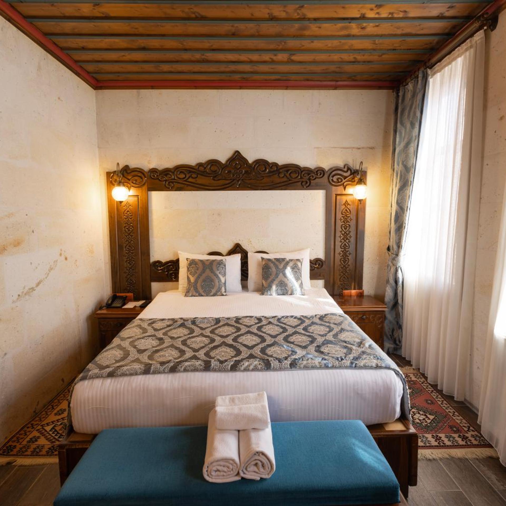 Room, Twin Beds, Large