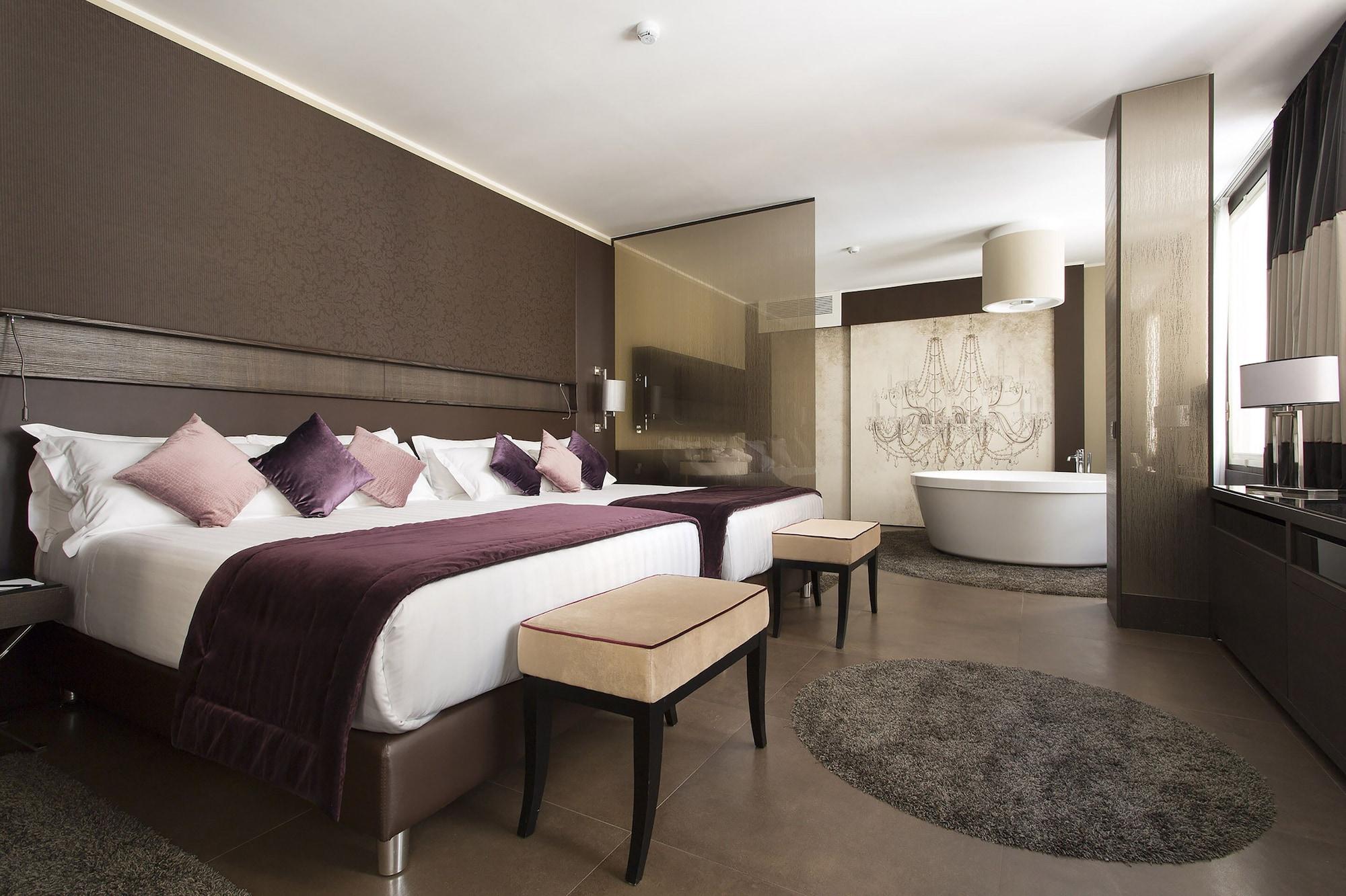 Penthouse, Suite