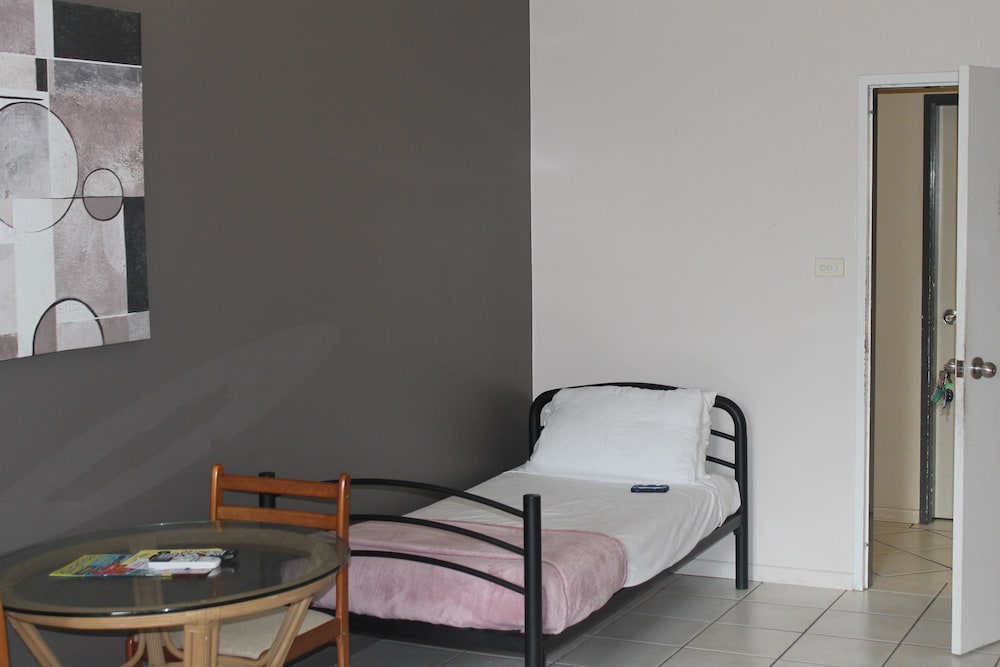 BOHEMIA RESORT CAIRNS 27/45