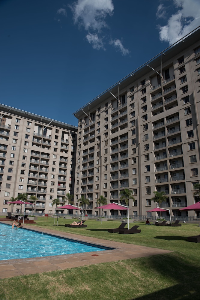 Westpoint Executive Suites - Apartments 7/70
