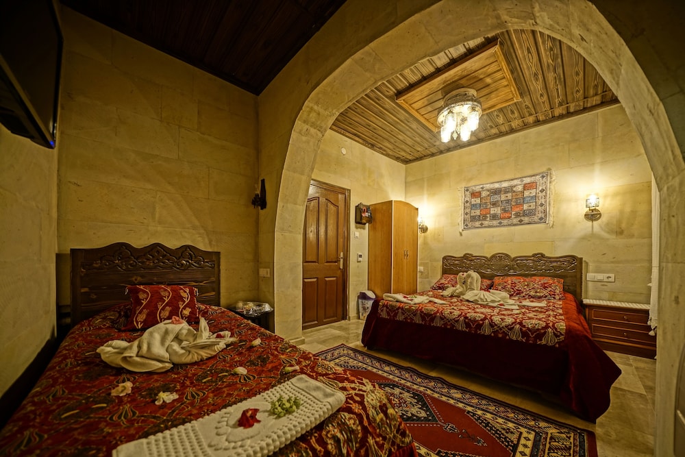 Goreme Valley Cave House 9/50