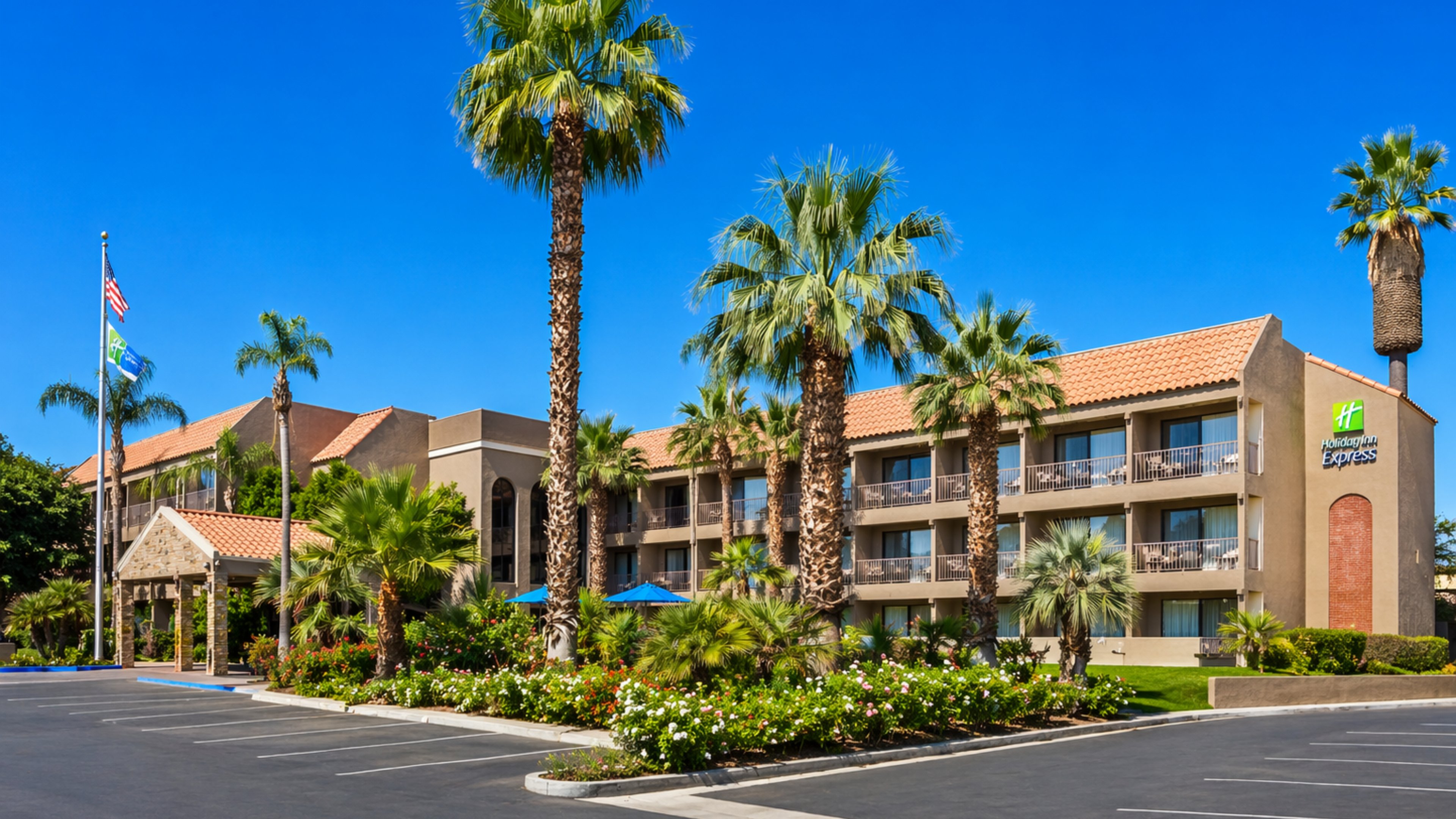 Holiday Inn Express Palm Desert 69/78