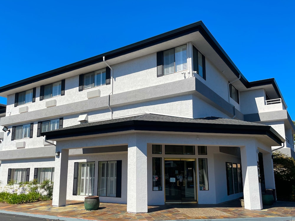Governors Inn Hotel 5/77