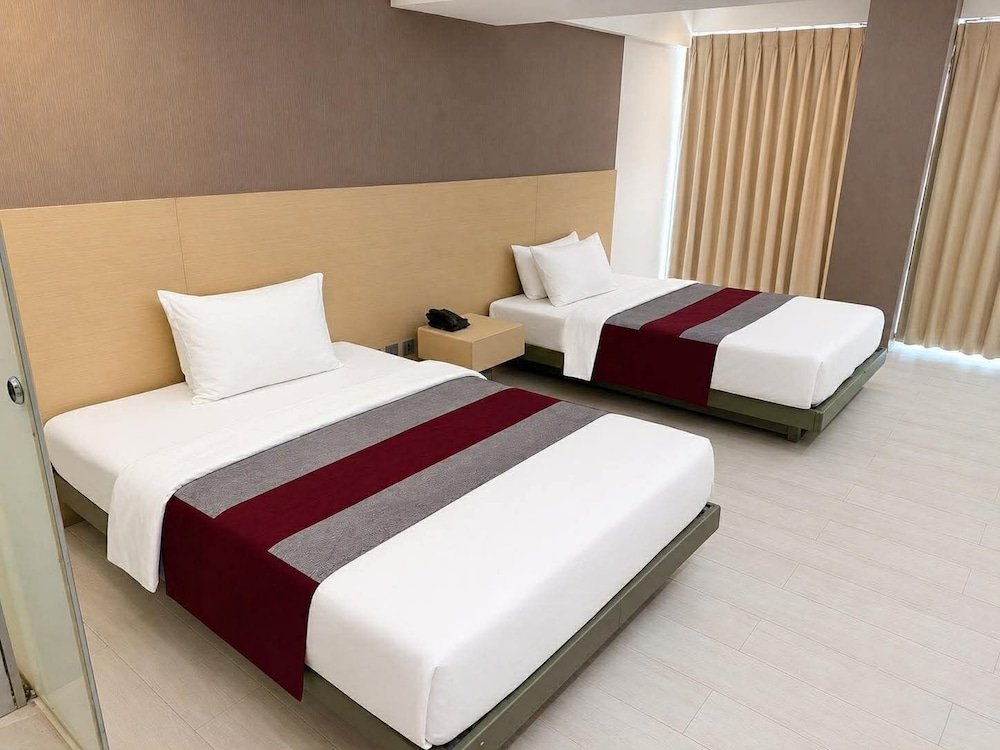 The E-Hotel Makati 20/59