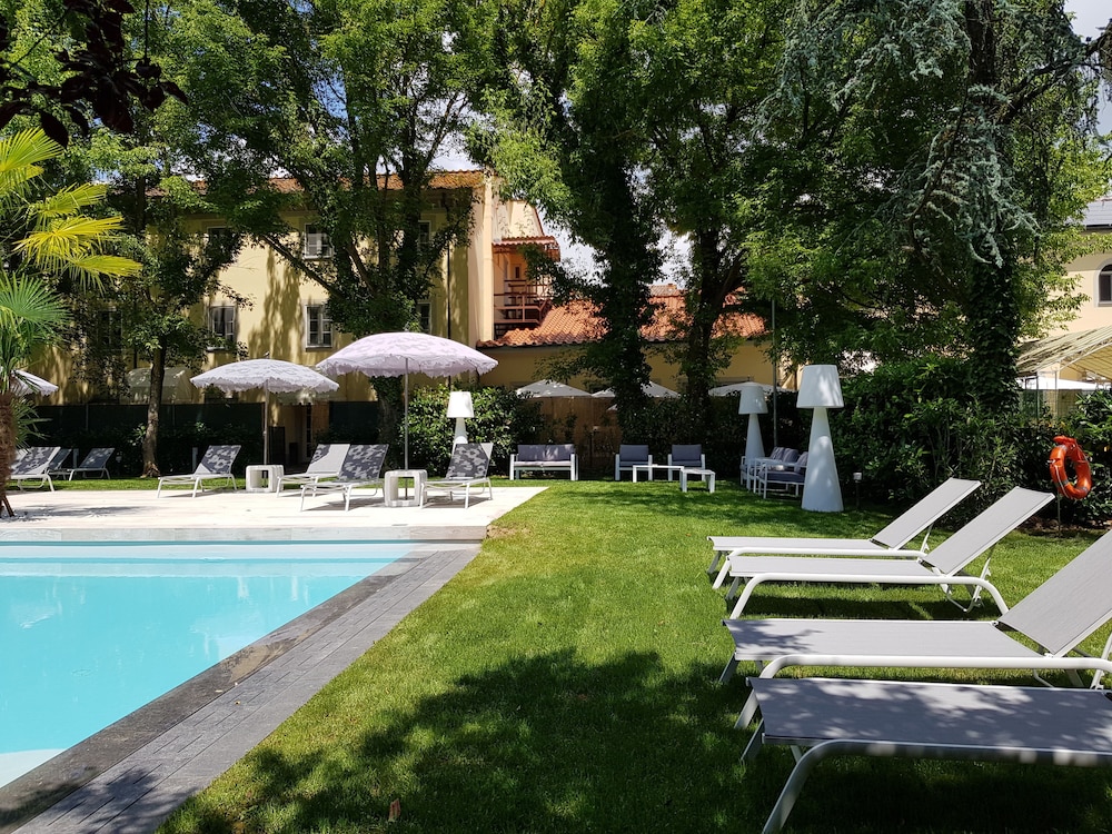 Hotel Hambros Il Parco 4/57