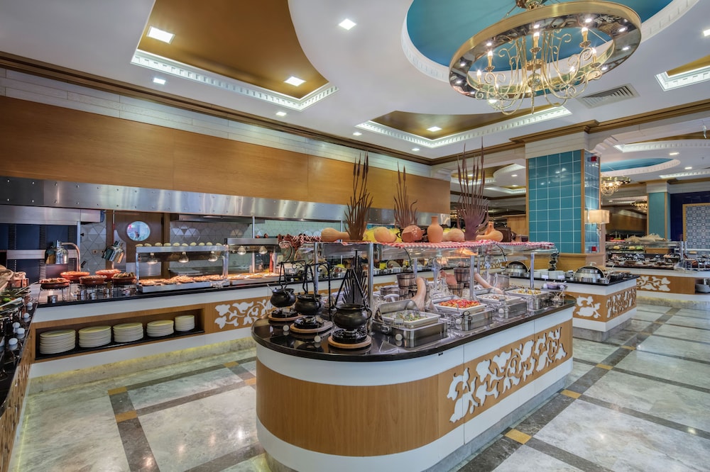 Merit Royal Premium Hotel Casino & Spa 23/36