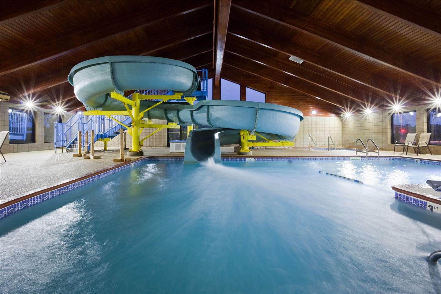 AmericInn by Wyndham Shakopee Near Canterbury Park 19/20