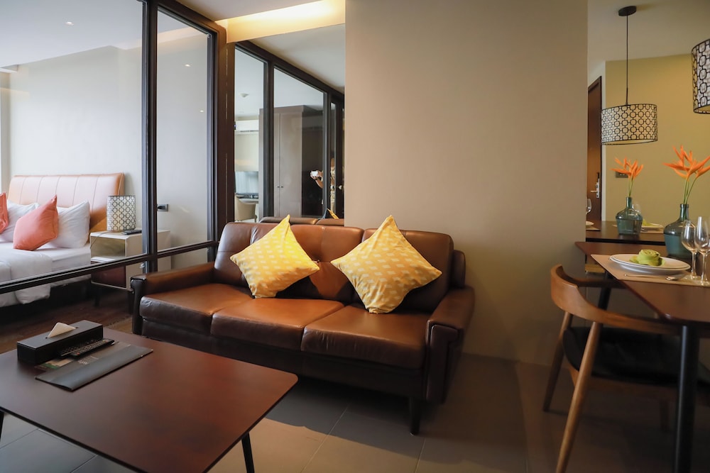 Balcony Courtyard Sriracha Hotel Serviced Apartments 30/50