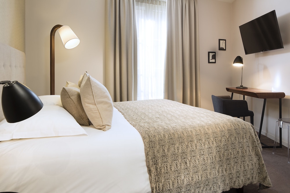 Nemours Hotel 18/75