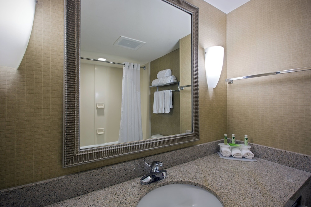Holiday Inn Express Hotel and Suites Jackson - Flowood 71/71