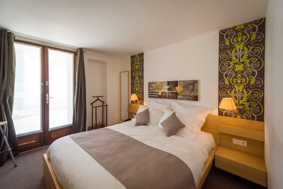 Duo, Comfort, Queen Bed