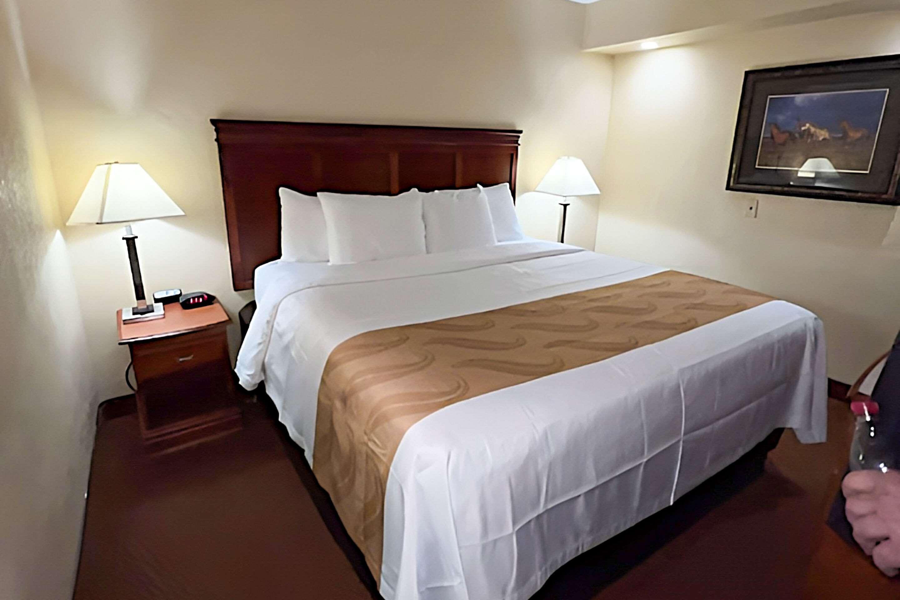 غرفة بسرير كينج، Quality Inn Chickasha 2/5