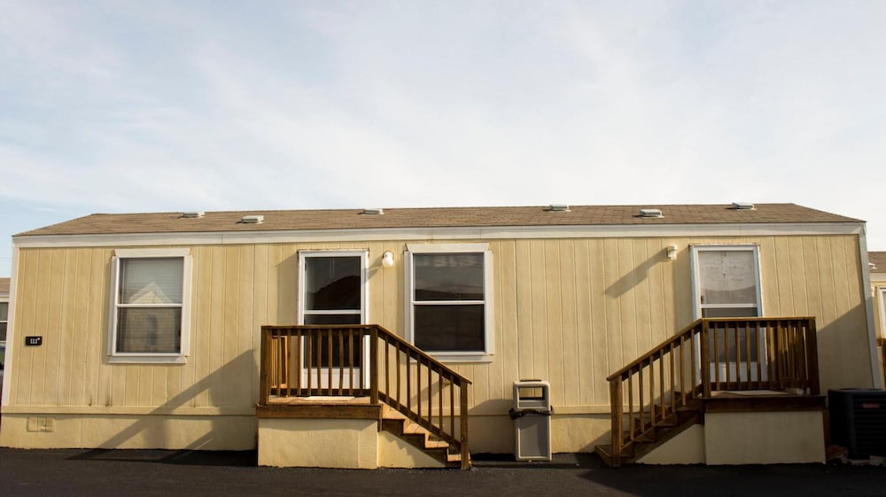 Cotulla Mobile Home 6/40