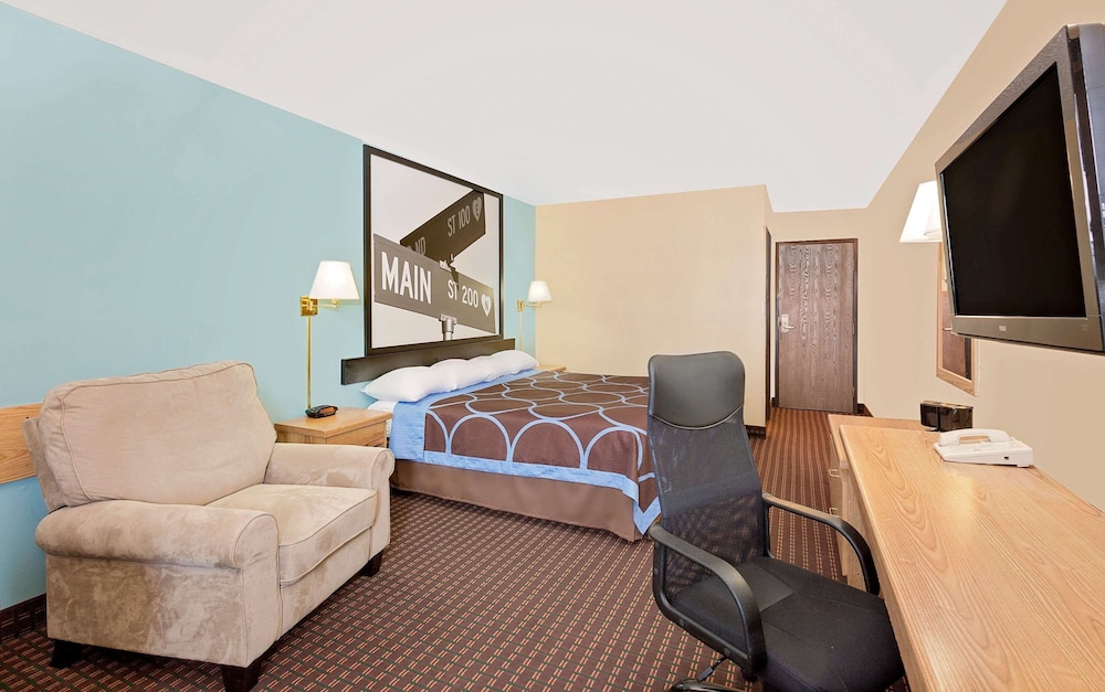 Super 8 by Wyndham Valentine NE 42/63