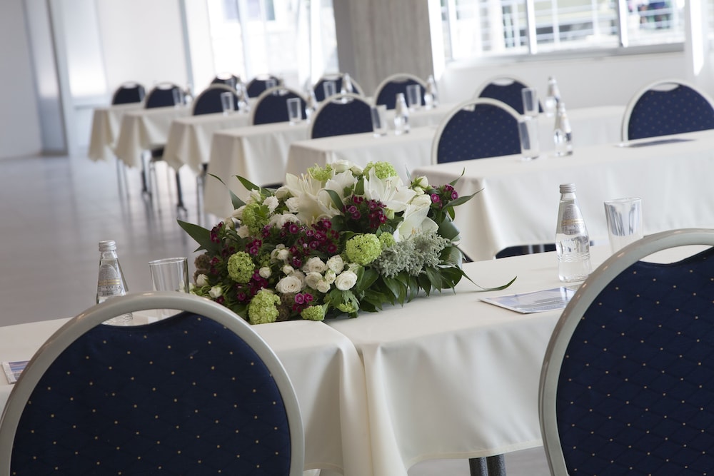 Sato Conference and Spa Hotel 20/50