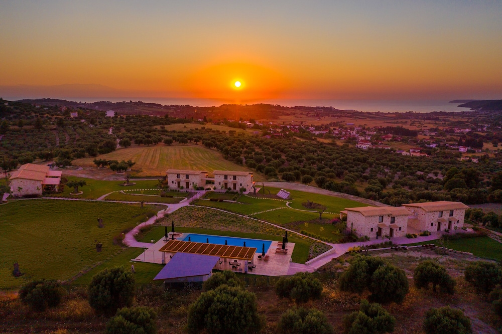 Mint Retreat Suites 26/42