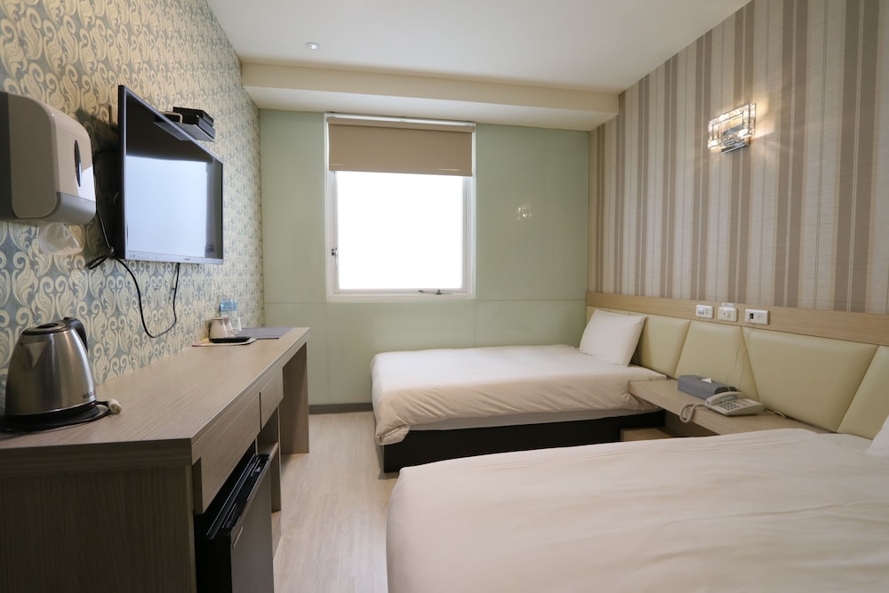 YPJ HOTEL 12/70
