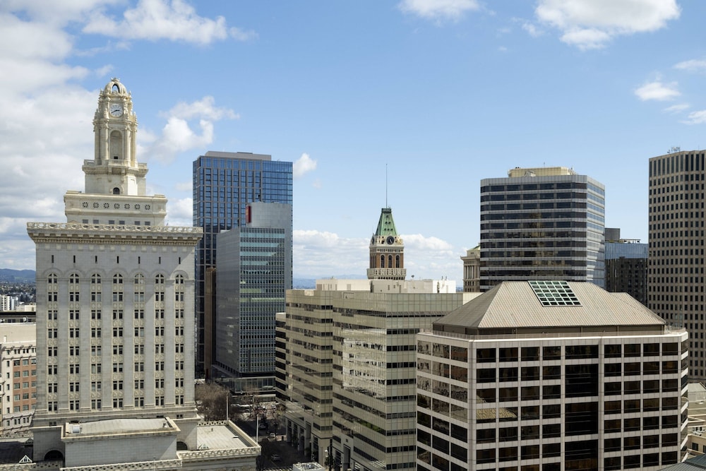 AC Hotel by Marriott Oakland Downtown 38/41