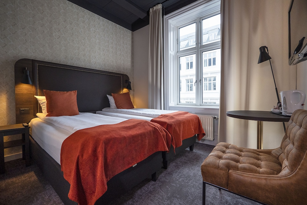 Hotel Mayfair 26/67