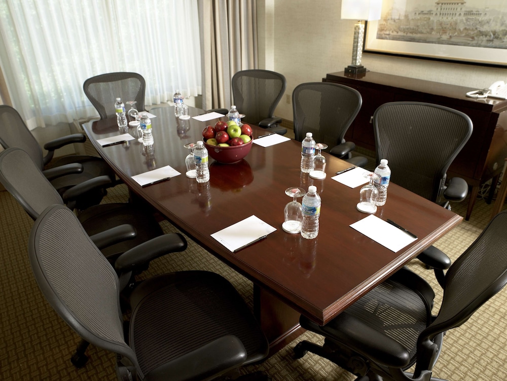 Doubletree By Hilton Charlotte Airport Hotel 32/36
