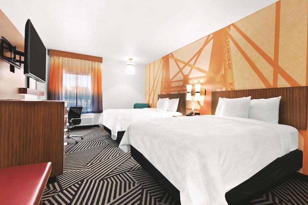 La Quinta Inn And Suites By Wyndham Waco Downtown Baylor 16/42