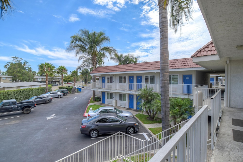 Motel6 Costa Mesa, CA 43/55