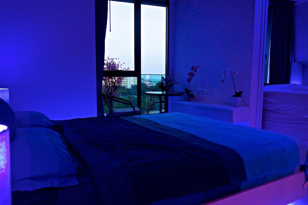 Acqua Condominium 15/50