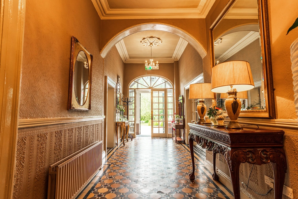 Summerhill House 9/50