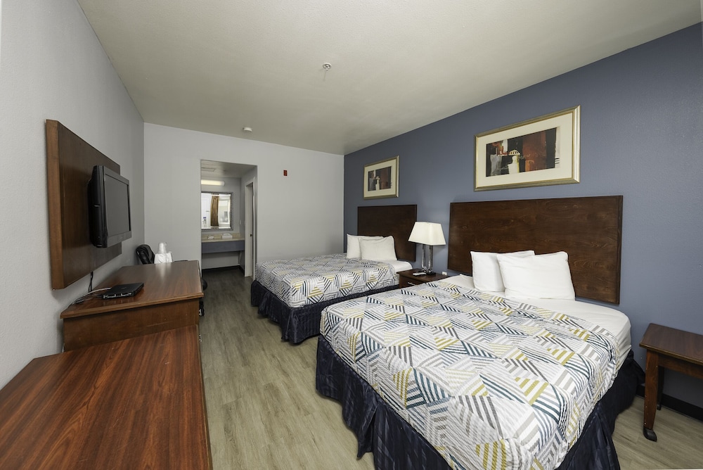 Baymont by Wyndham Ridgecrest 25/49