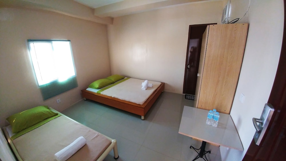 Cebu Courtyard 13/35