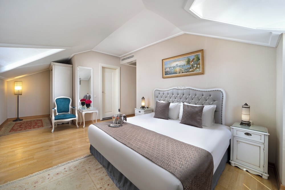 DELUXE, DOUBLE BED