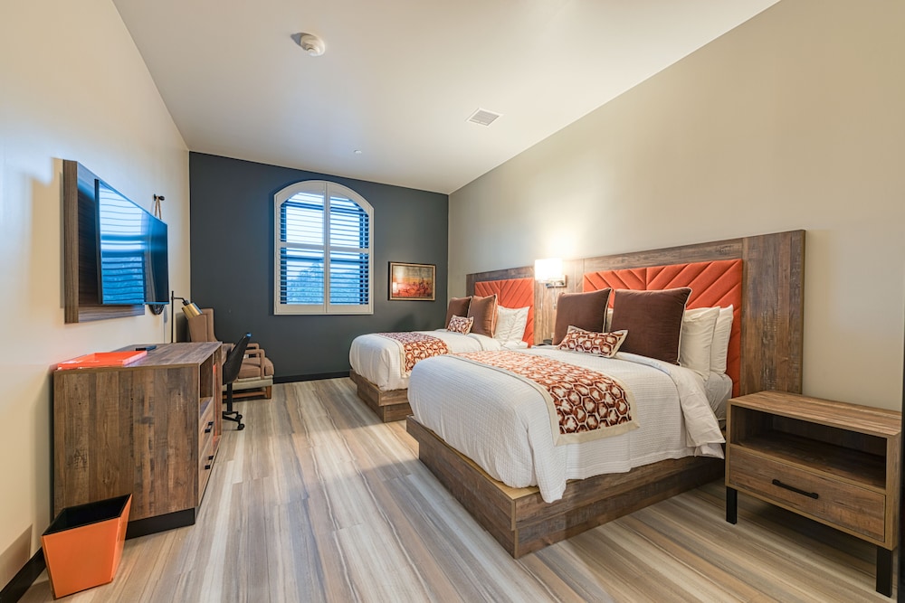 Hotel Lexen - Newhall 6/48