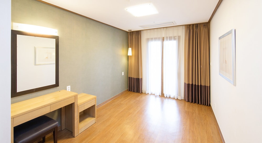 Holiday Inn & Suites Alpensia Pyeongchang Suites 46/73