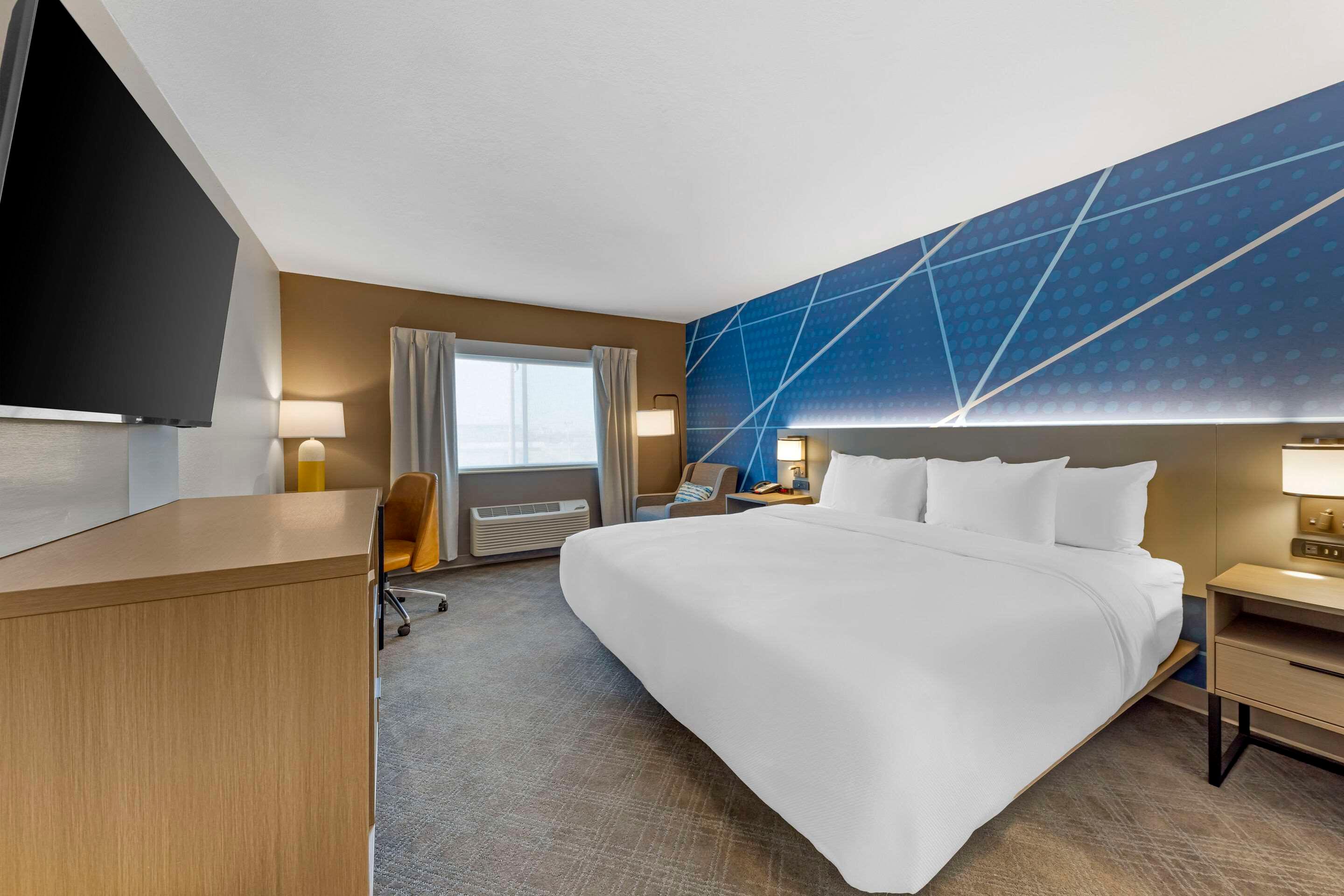 غرفة بسرير كينج، Comfort Inn & Suites Oklahoma City, OK 2/7