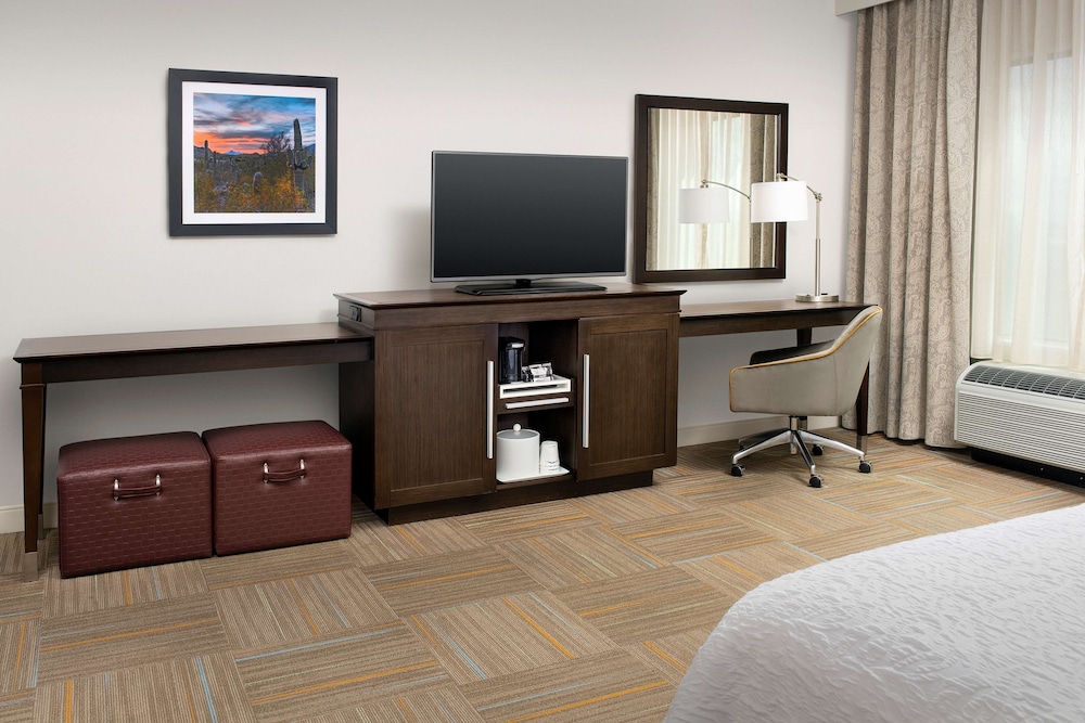 Hampton Inn & Suites Phoenix Tempe 41/42