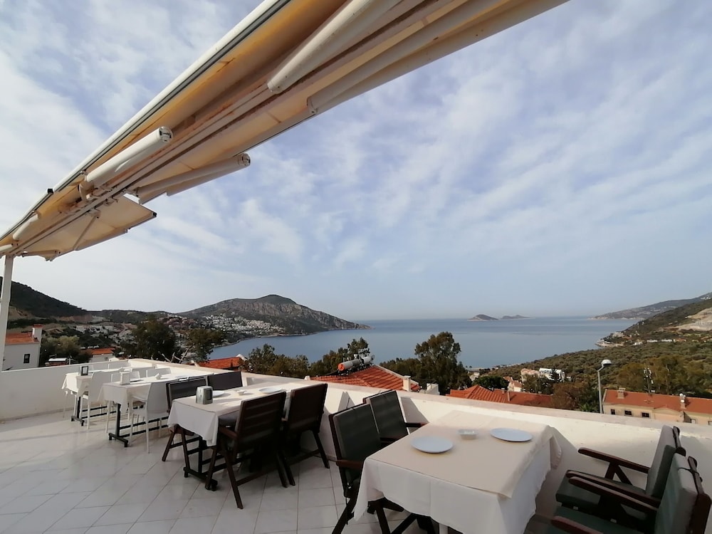 Sevgi Hotel 13/23